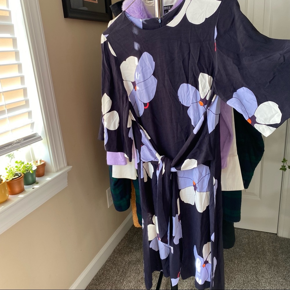 Ann Taylor funky flower dress 🌸